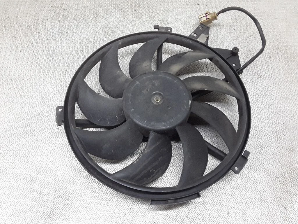 Electric radiator cooling fan 866657P
