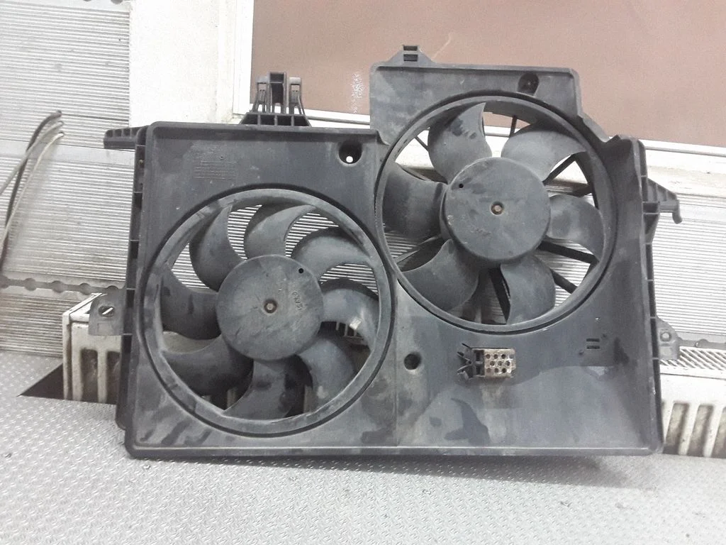 Electric radiator cooling fan 52401246