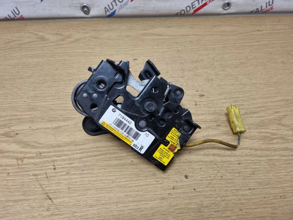 Engine bonnet/hood lock/catch 7184442