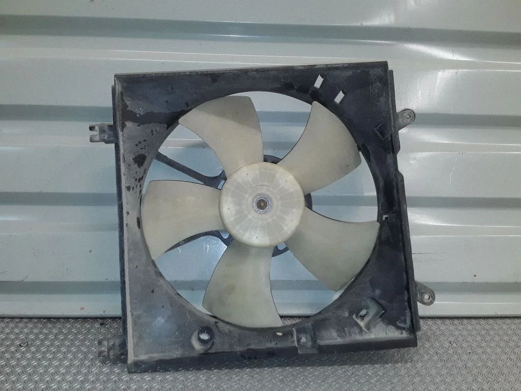 Elektriskais radiatora ventilators 1636323030
