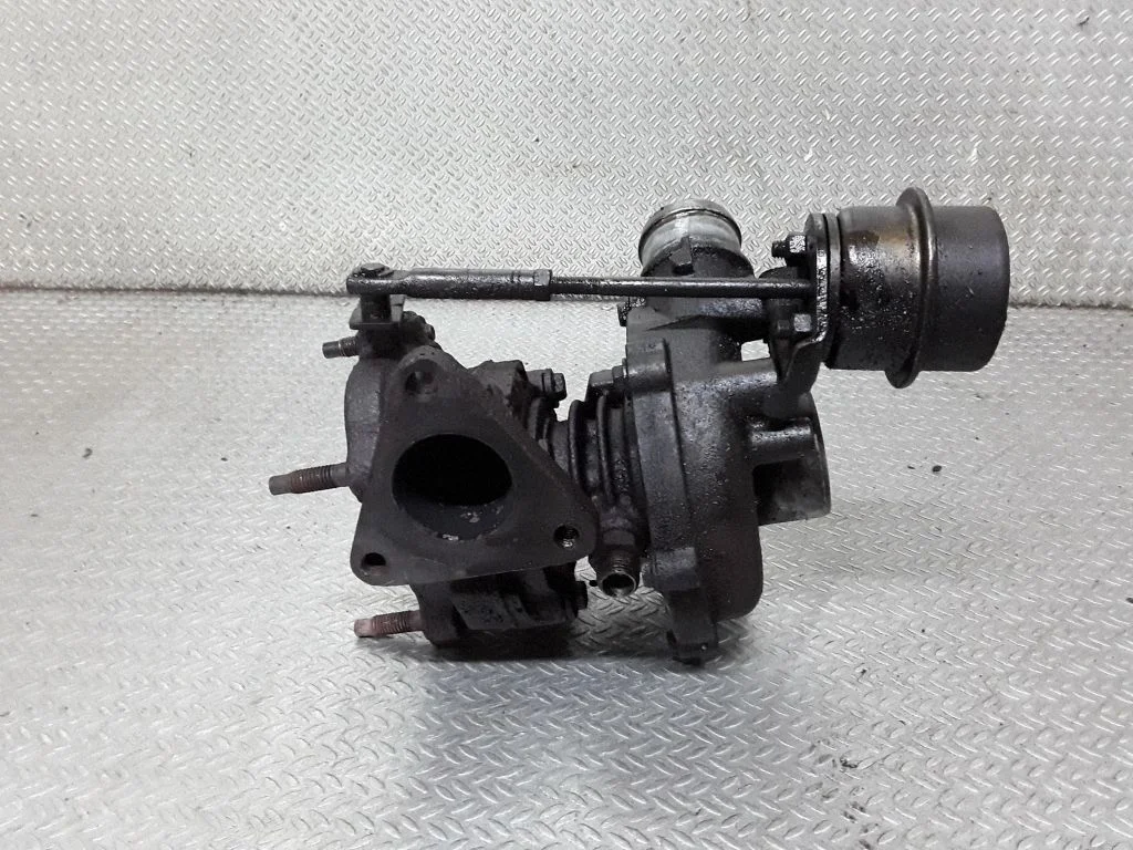 Turbosprężarka 045145701