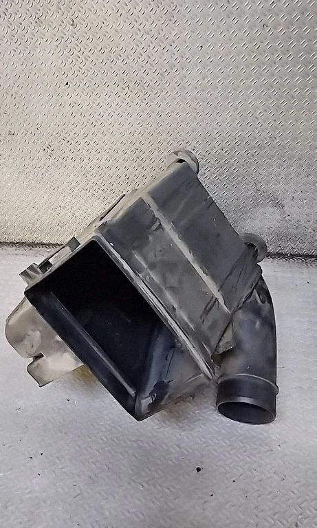 Air filter box