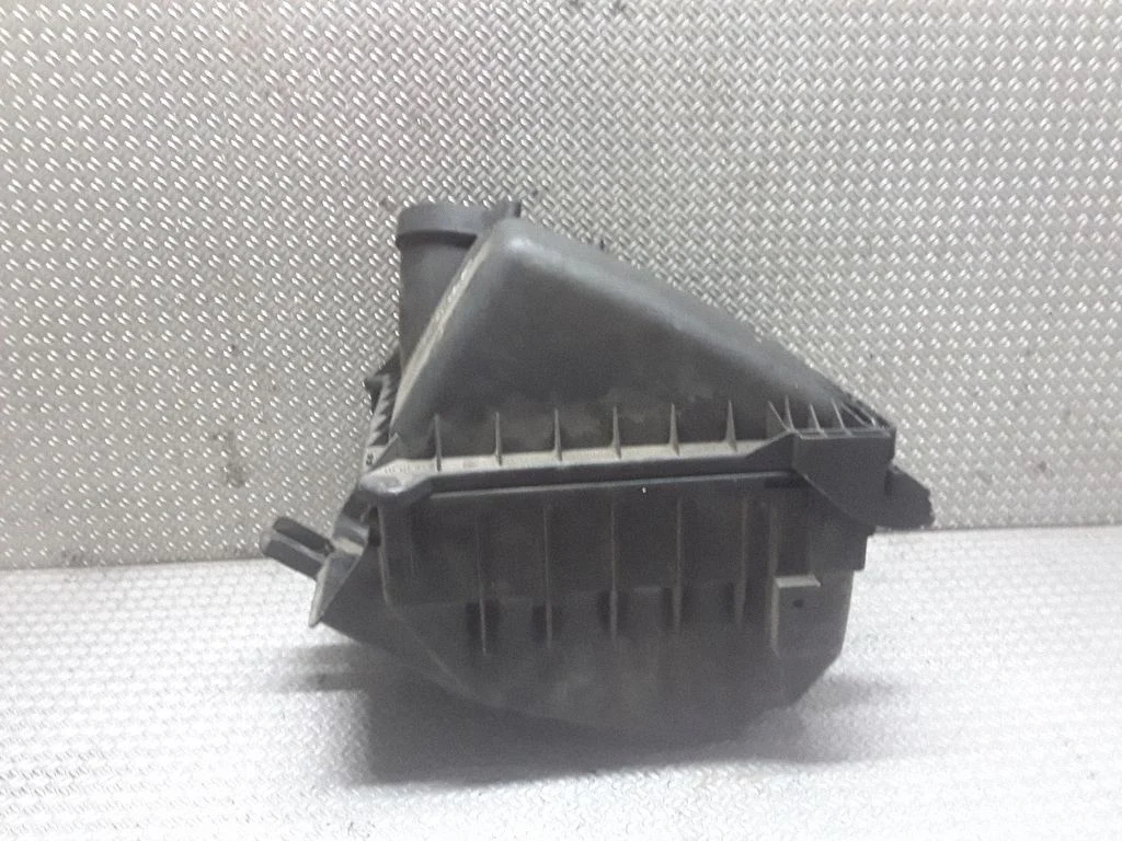 Air filter box