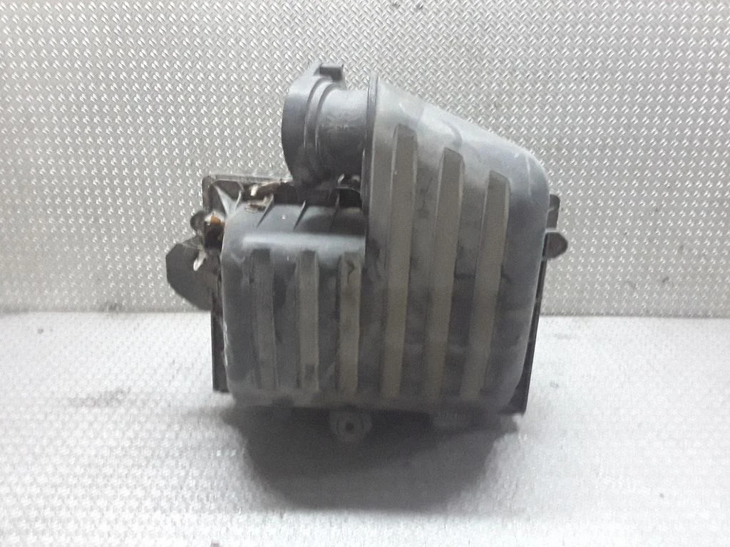 Air filter box