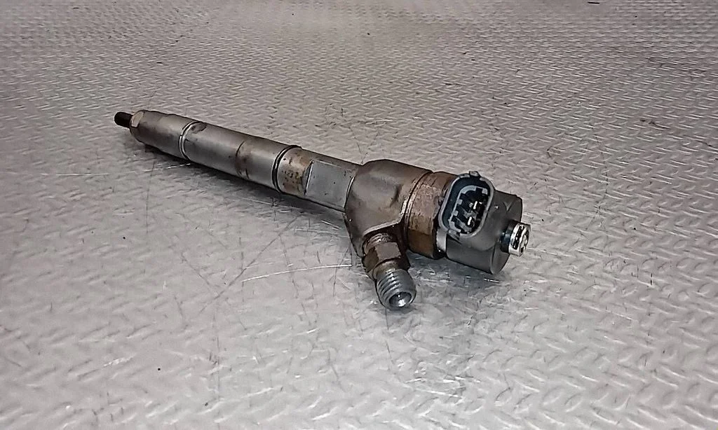 Fuel injector 0445110296
