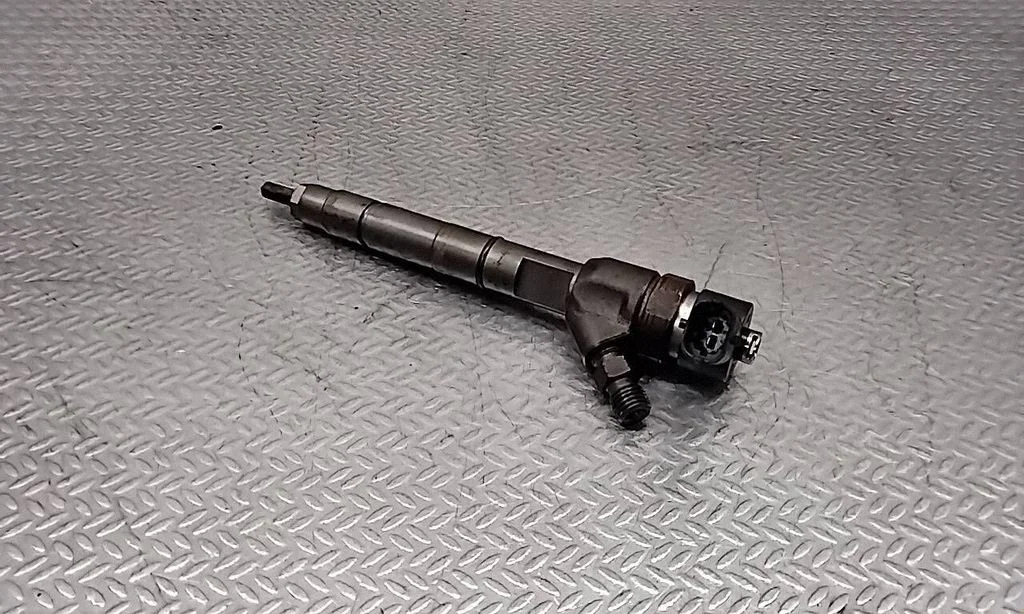 Fuel injector 0445110296
