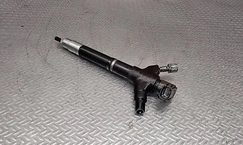 Sprausla (-as) (inžektors (-i)) 236700R100