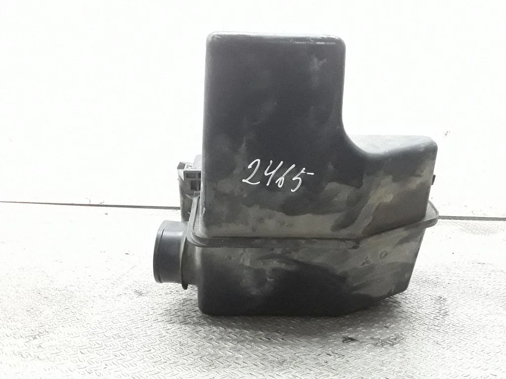 Air filter box – Mitsubishi Colt (1996-2004)