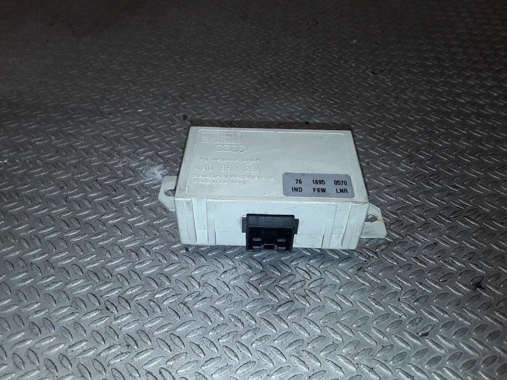 Immobilizer control unit/module 4A0953234