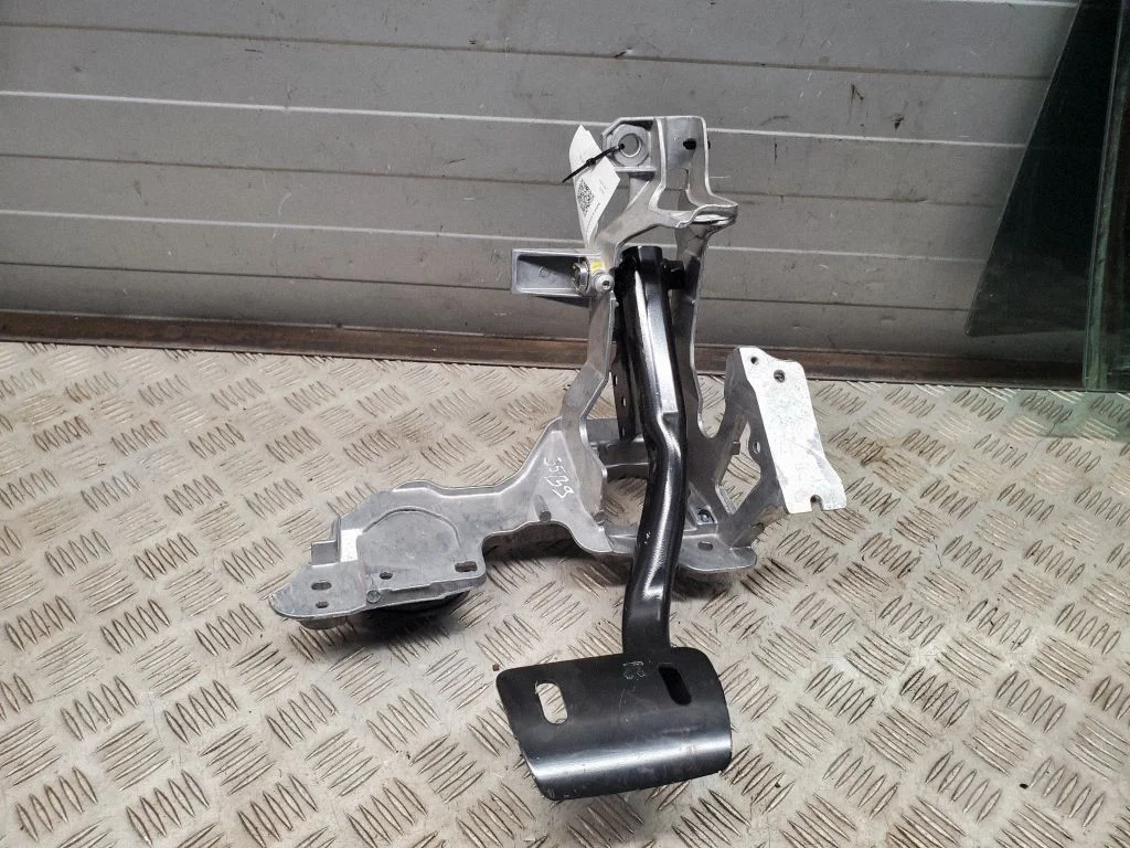 Brake pedal bracket assembly – Audi A5 (2016-2024)