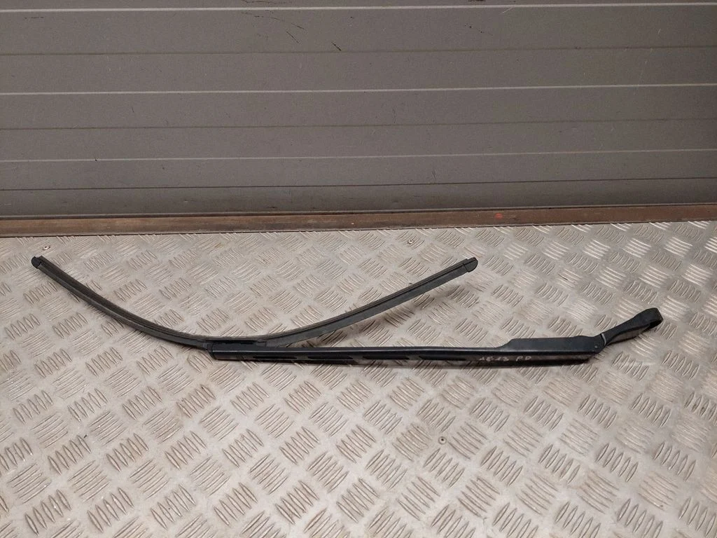 Windshield/front glass wiper blade – Audi A8 S8 D4 4H (2010-2016)