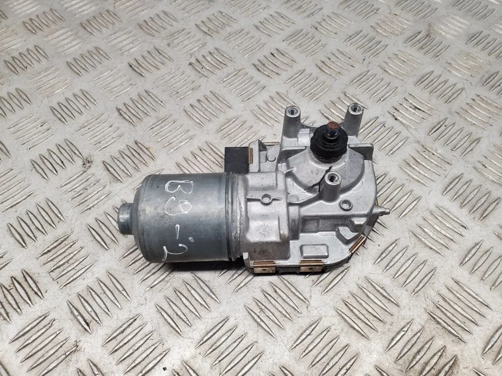 Tīrītāju motoriņš 8W1955119