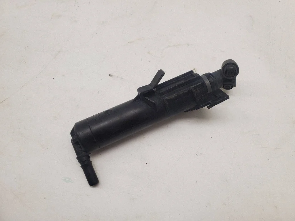 Lukturu apskalošanas sprausla(-s) 8K0955102D