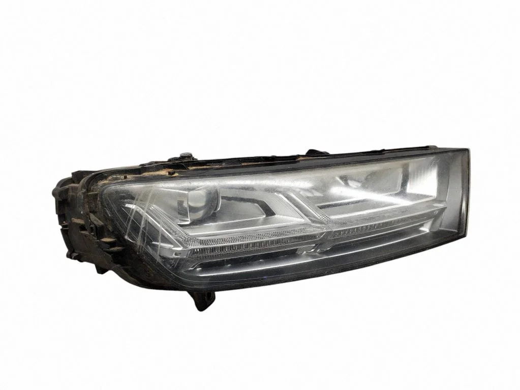 Priekšējais lukturis 4M0941034B