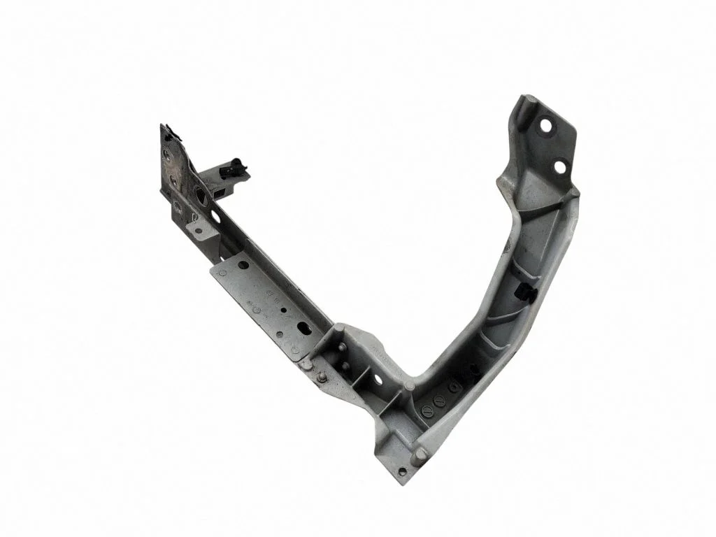 Headlight/headlamp mounting bracket HK8313N078A