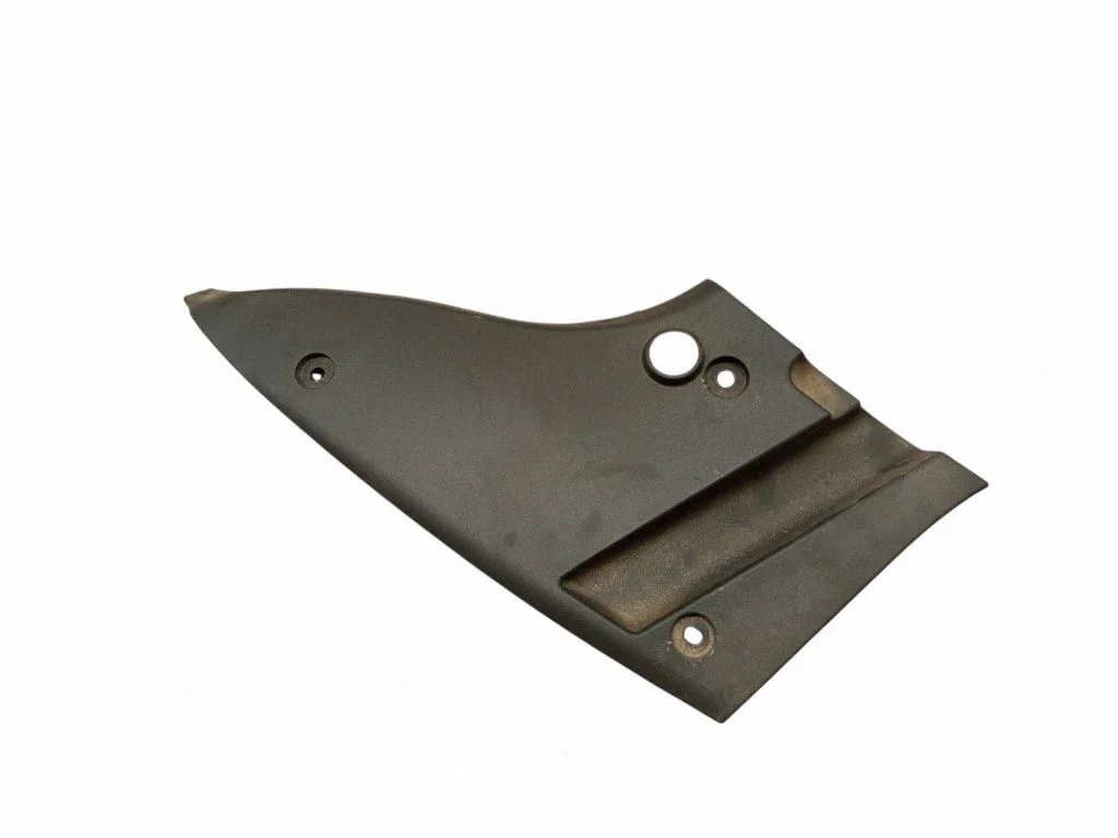 Aizmugurējā luktura apdare (līstīte) 84070690