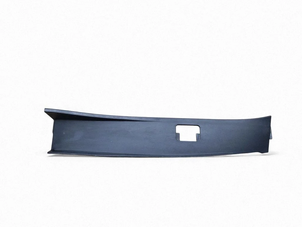 Aizmugurējā luktura apdare (līstīte) W4494