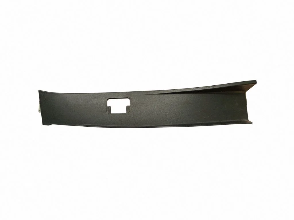 Aizmugurējā luktura apdare (līstīte) W4494