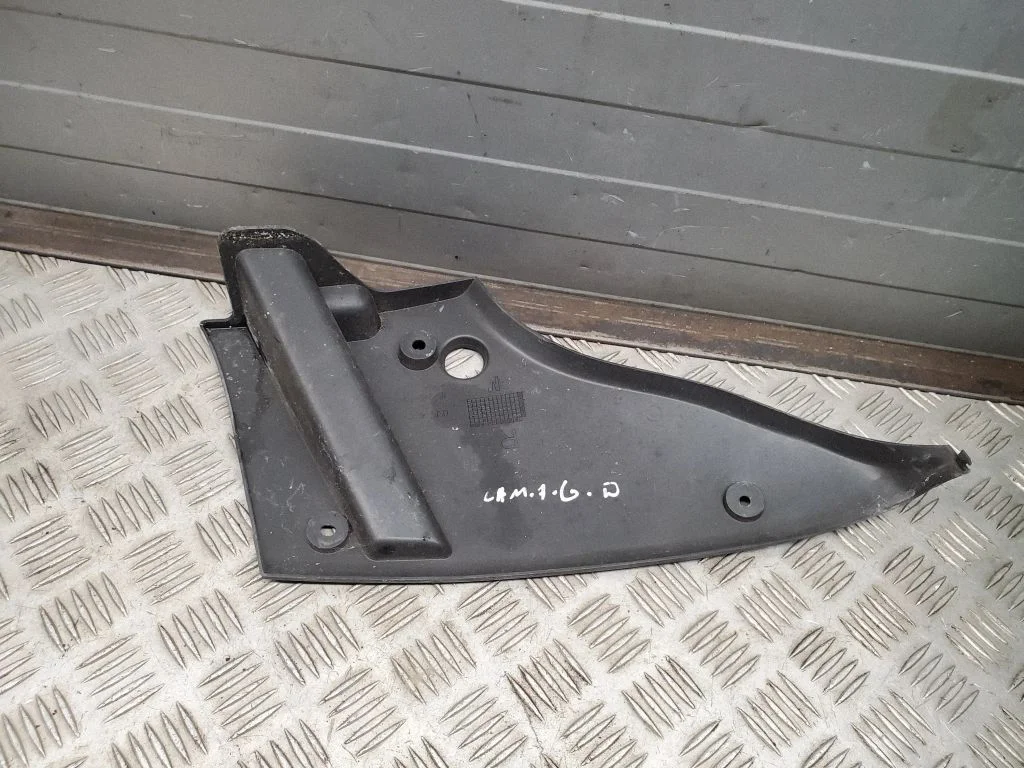 Aizmugurējā luktura detaļa 84070690