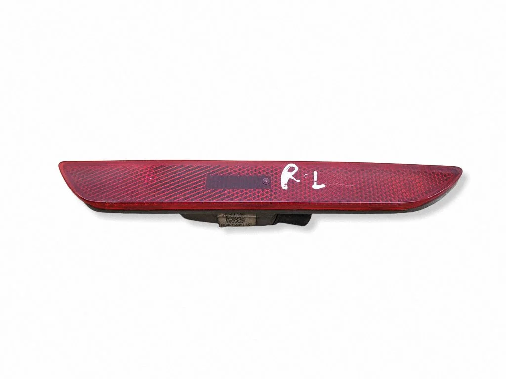 Tagumine helkur FR3B15A457AC