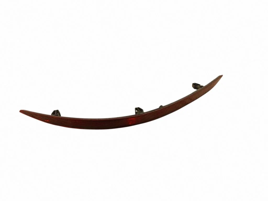 Tagumine helkur 83A945106