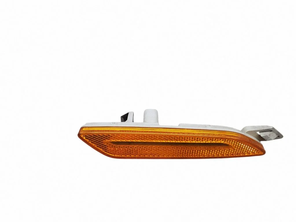 Front fender indicator light 7P5945128