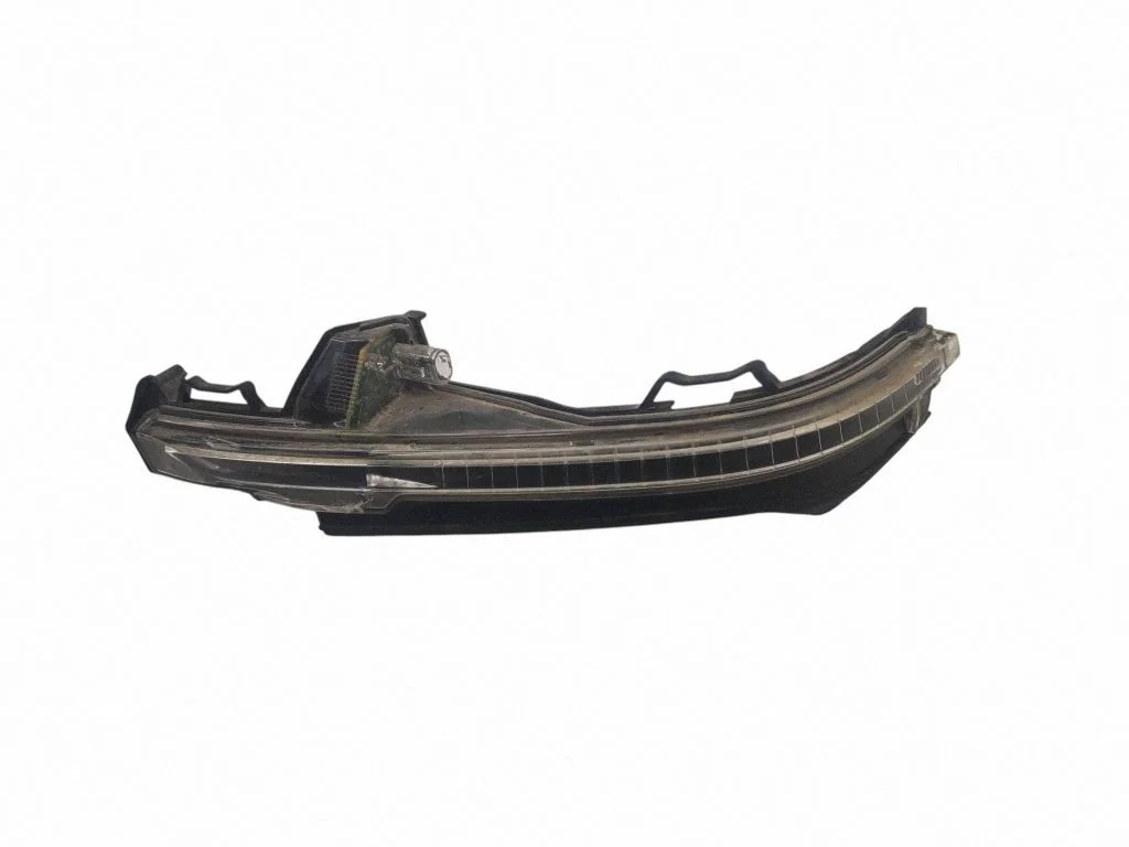 Suunatuli peeglis 4M0949101