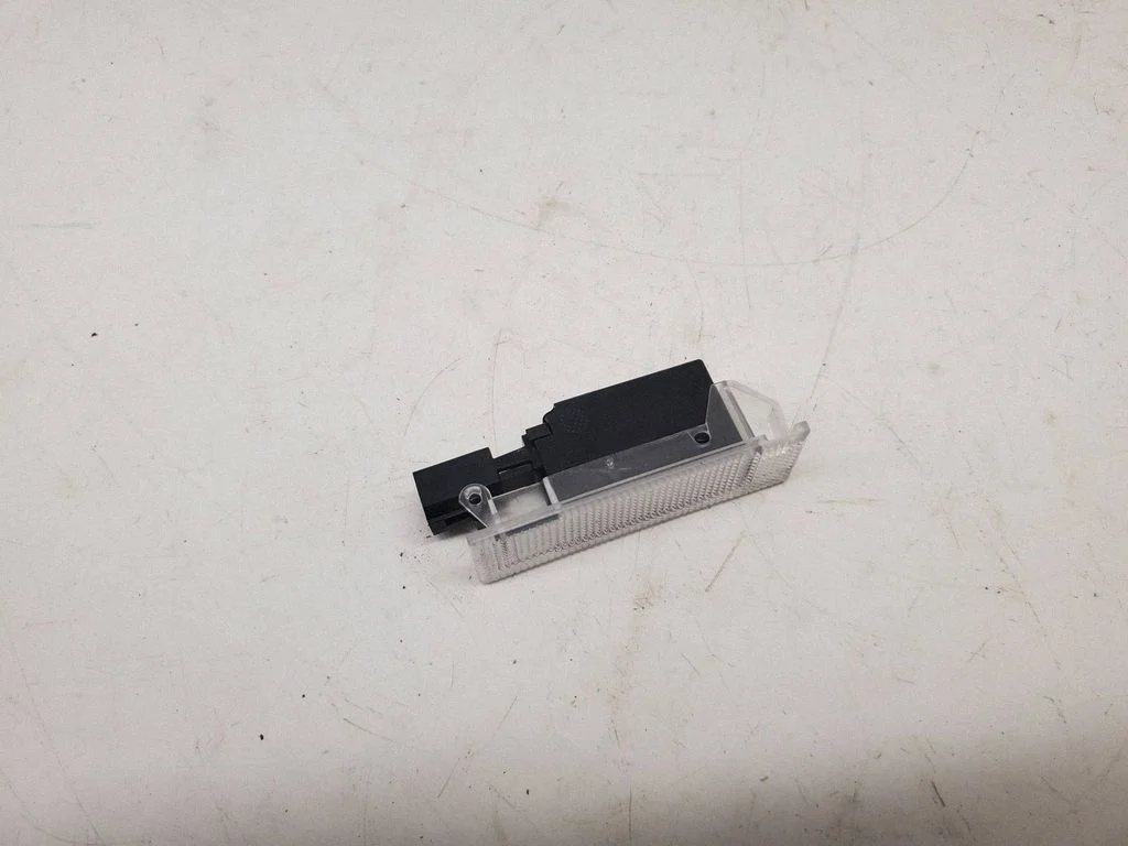 Rear seat light – rear right