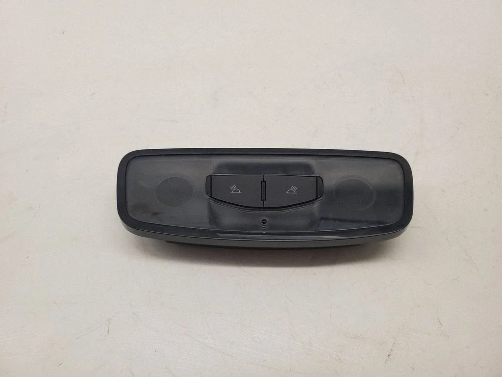 Rear seat light 01561305540