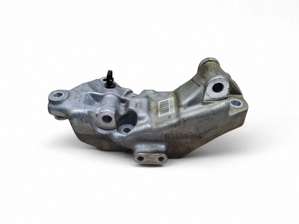 A/C compressor mount bracket – Volvo XC60 (2017-)