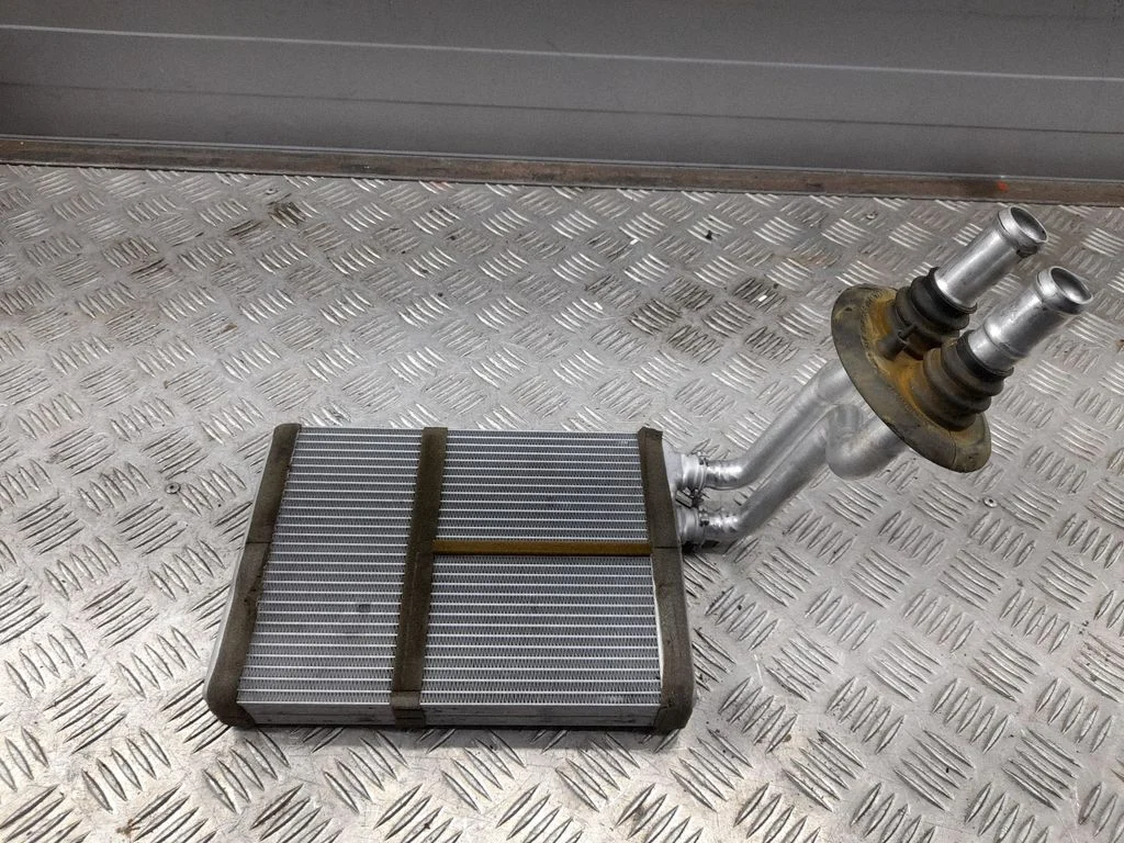 Krāsniņas radiators 8K0898037A
