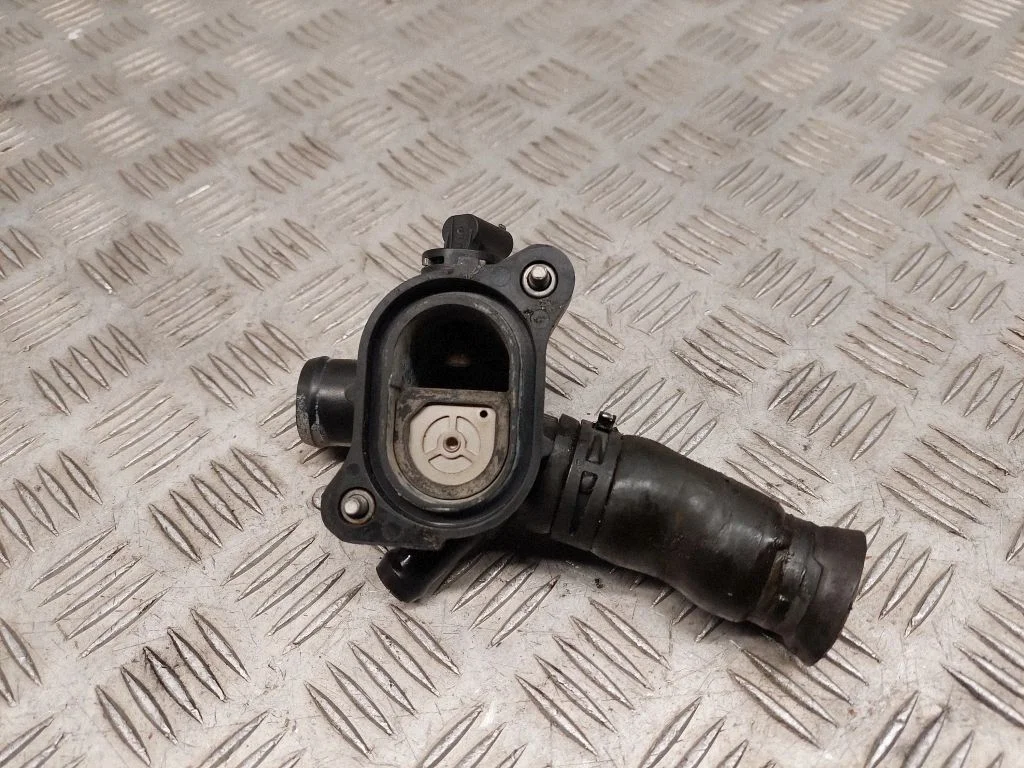 Thermostat/thermostat housing – Chrysler Pacifica (2017-)