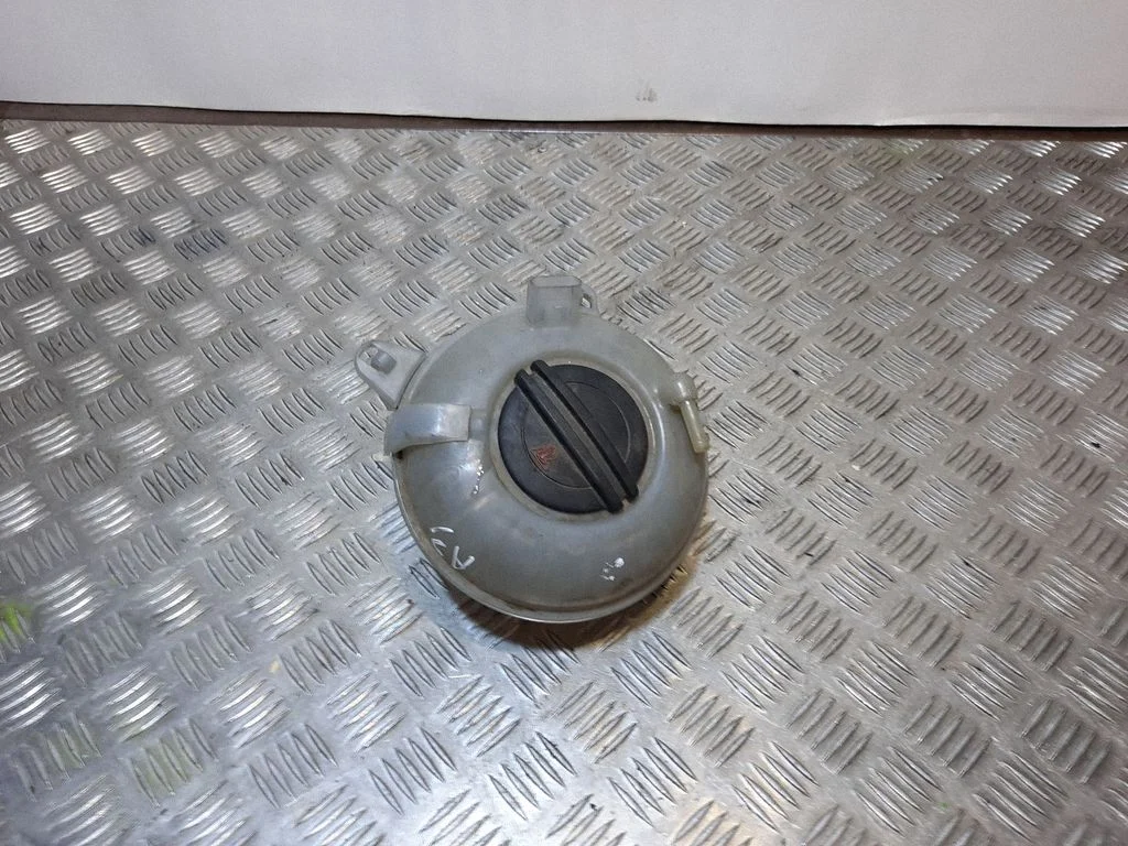 Dzesēšanas šķidruma izplešanās tvertnes vāciņš – Audi A3 S3 8V (2013-2019)
