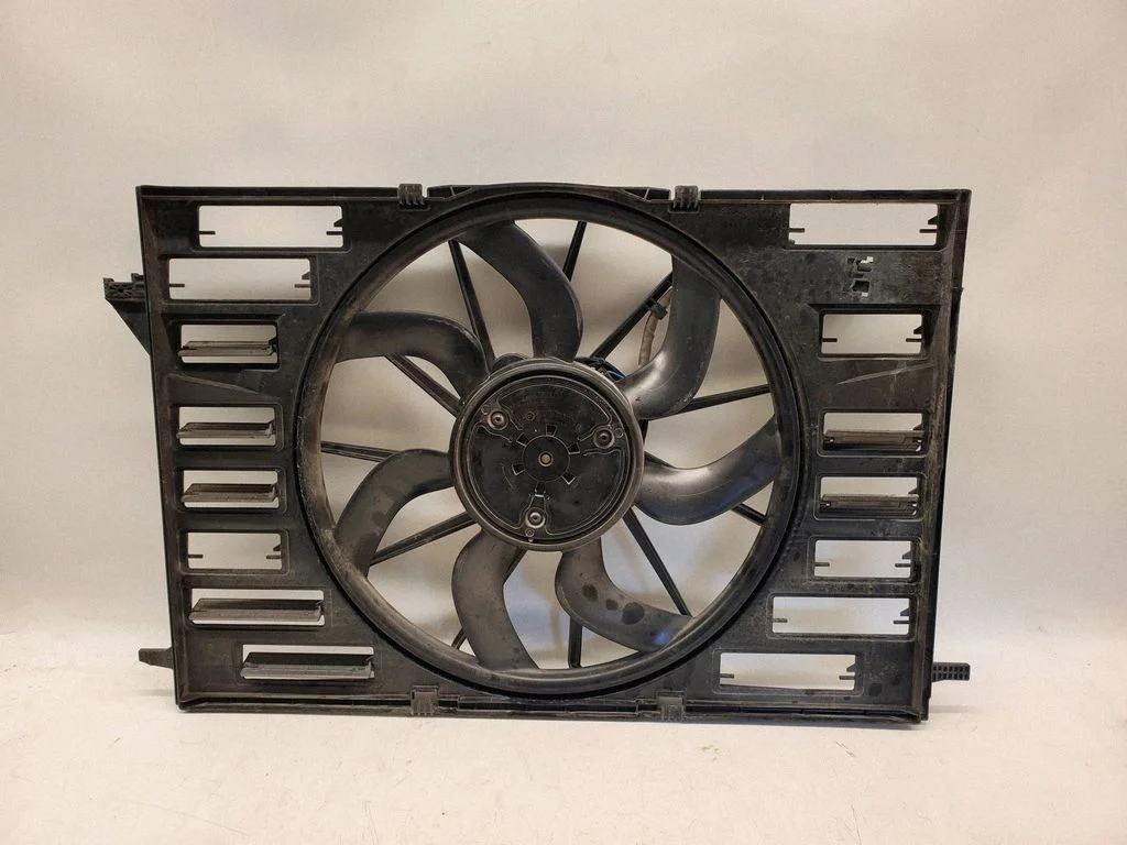 Radiaatori ventilaatori difuusor 8W0959455T