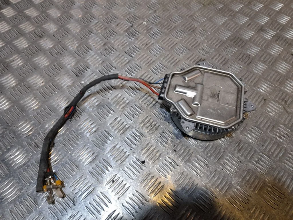 Radiaatori ventilaatori difuusor – Audi Q7 4M (2015-)