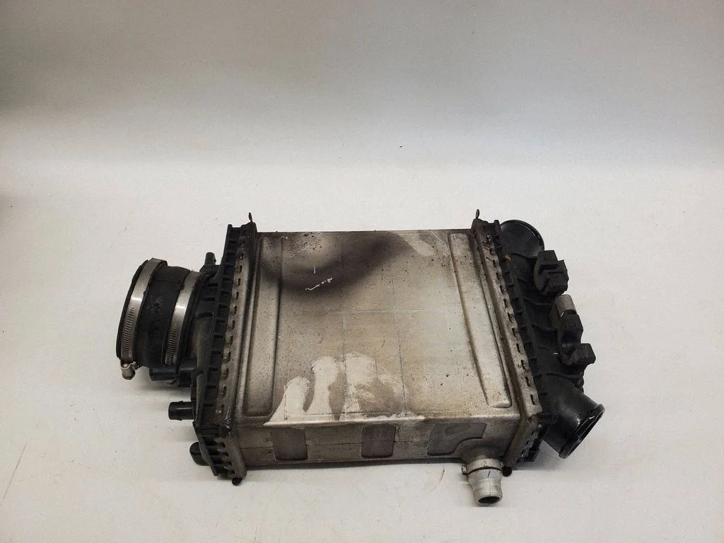 Starpdzesētāja (interkūlera) radiators A2760900214