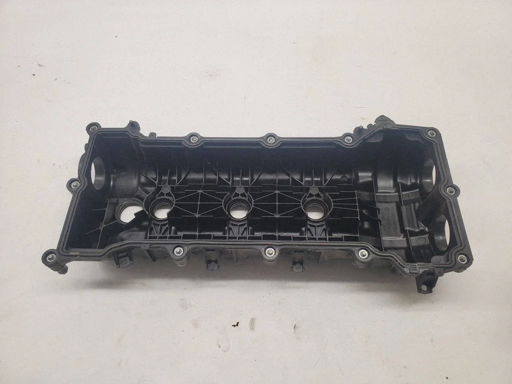 Rocker cam cover – Dodge Challenger (2008-2023)
