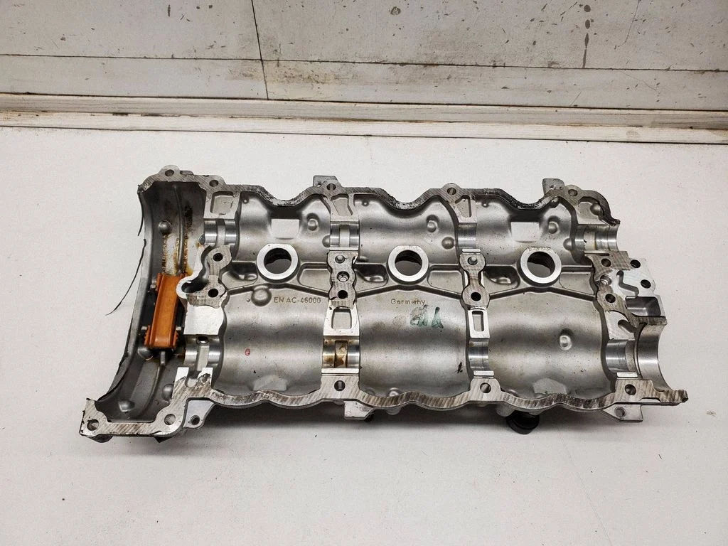Rocker cam cover – Mercedes-Benz C-Class W205 (2014-2021)