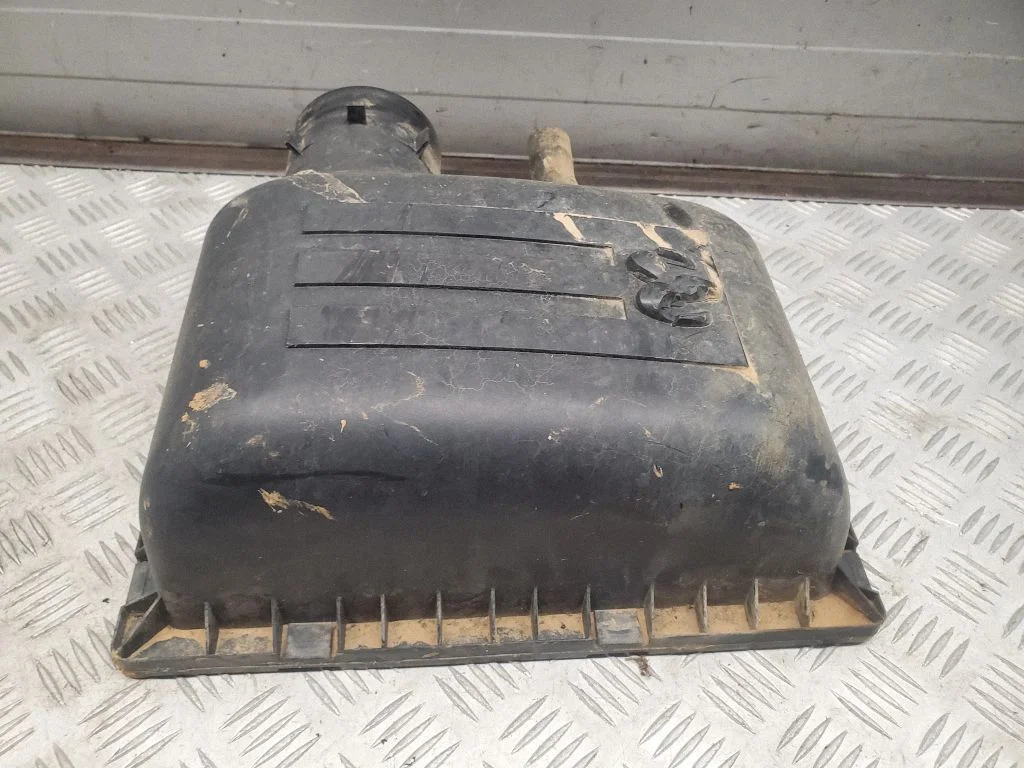 Gaisa filtra korpusa vāks 53032405AD