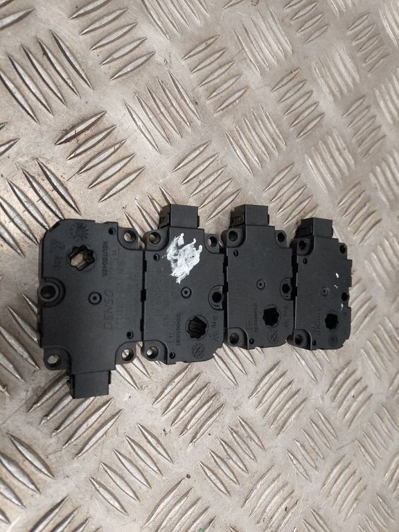 Sisselaskekollektori klapi ajam/ mootor – Audi A8 S8 D4 4H (2010-2016)