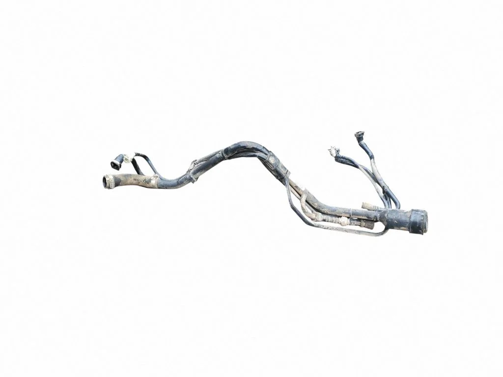 Fuel tank filler neck pipe 84105338
