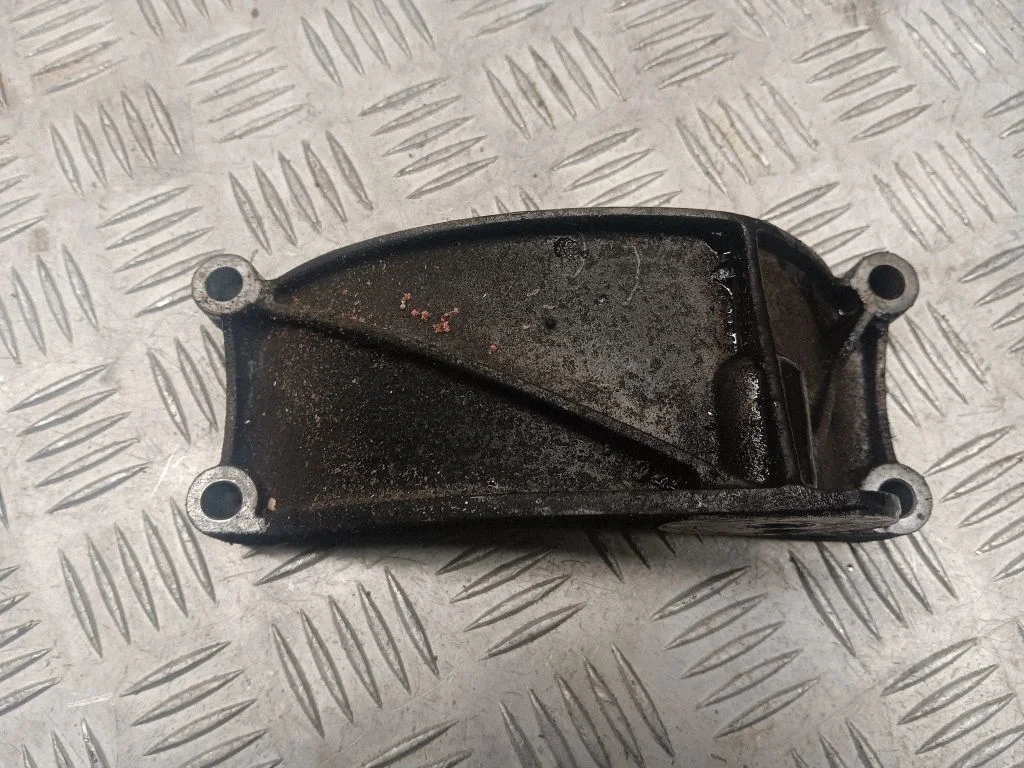 Generator/alternator bracket – Audi Q5 SQ5 8R (2008-2017)