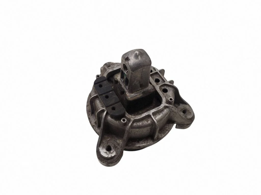 Engine mount bracket 6786528