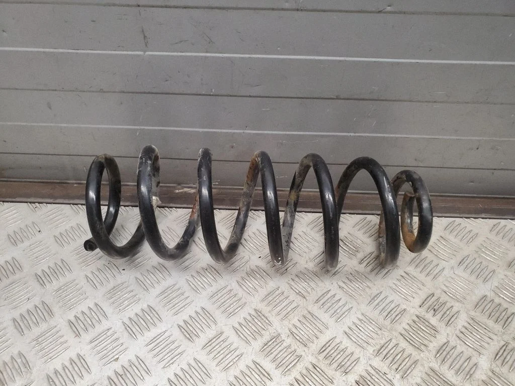 Front coil spring – Dodge Durango III (2010-)