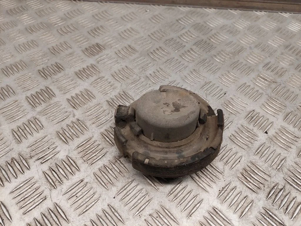 Gumowa podkładka sprężyny tylnej 68218024AB