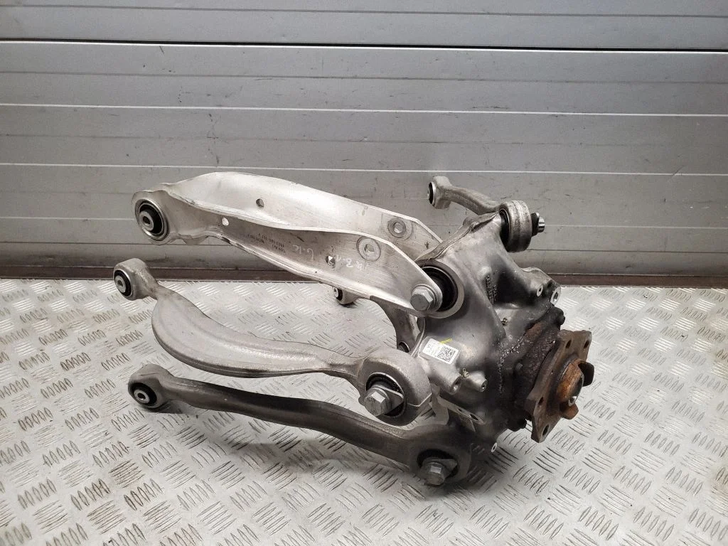 Tagumine käänmik (rummukorpus) 4M0505459C