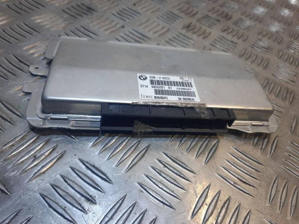 Gaisa balstiekārtas vadības bloks (aizmugurējais) 6855281