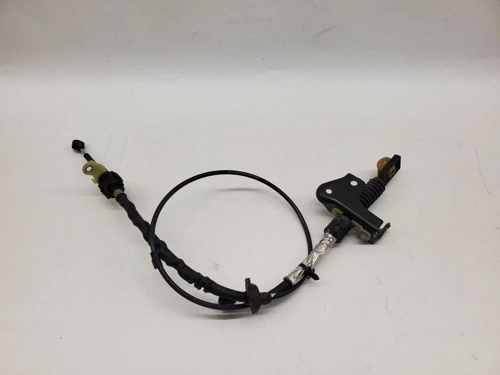 Pārnesumu pārslēgšanas trose L1MP7E395AD