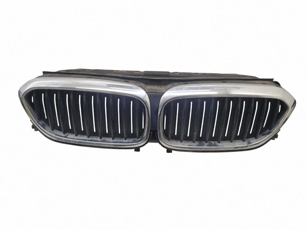Atrapa górna (grill) 18715610
