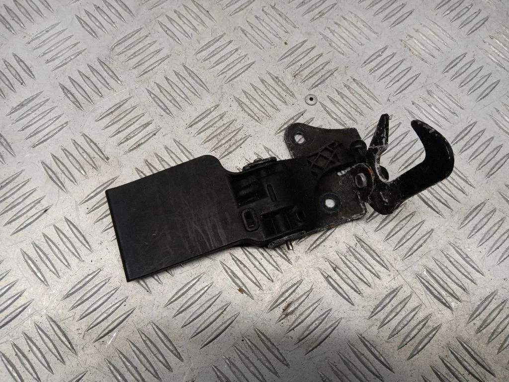 Engine bonnet/hood lock/latch loop/hook – Audi RS Q3 (2013-2018)